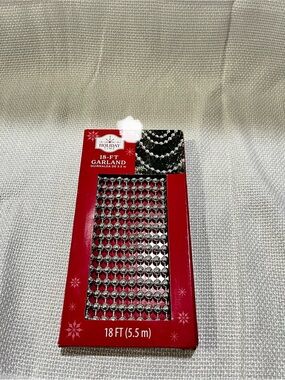 Holiday Time Silver Beaded Garland Strand